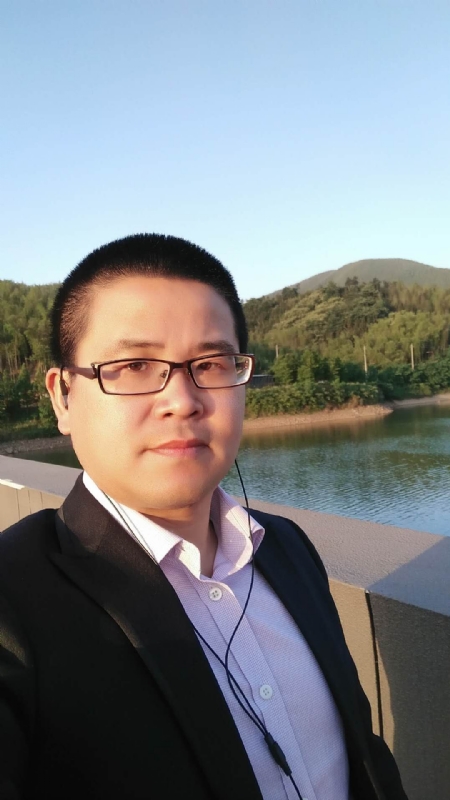 顾律师的第三张照片--南平交友网