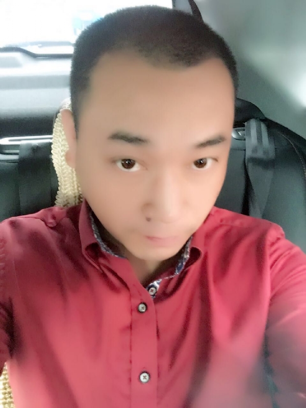 在一个路口等的第一张照片--南平交友网