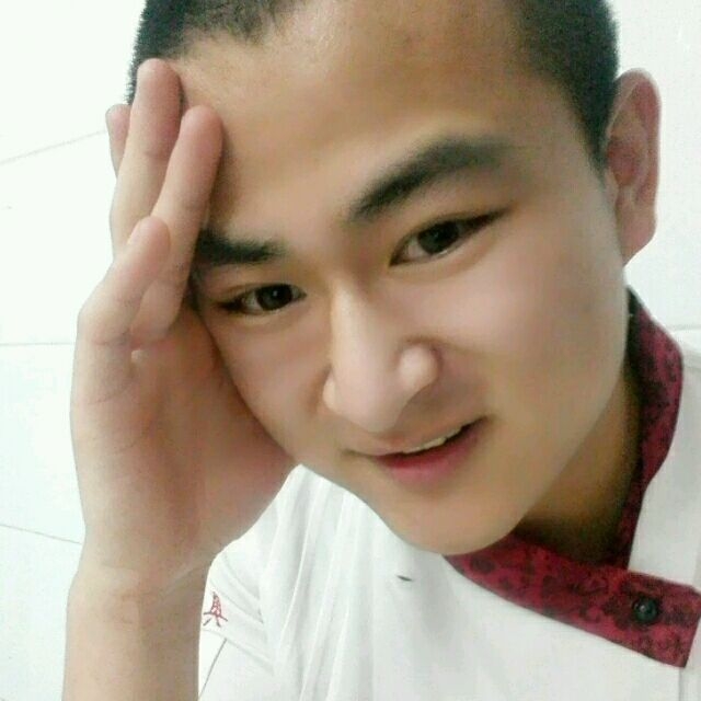 人潮拥挤的第一张照片--南平交友网
